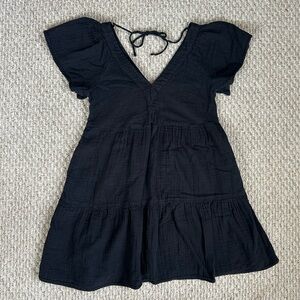Old Navy Flutter sleeve v-neck tiered dress (small)